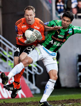 Kim Christensen, målvakt Göteborg. Aram Khalili, Gais