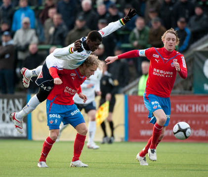 Yussif Chibsah, Gefle ligger ovanpå Erik Sundin,
