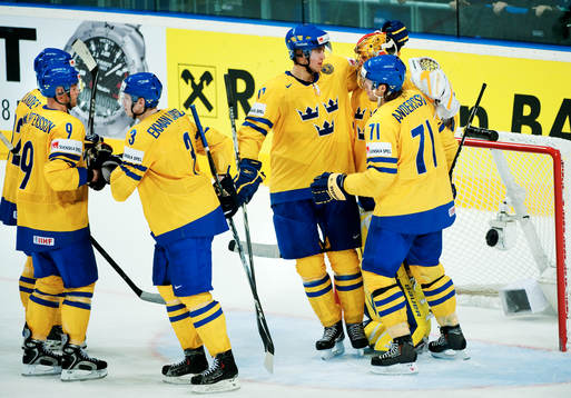 Victor Hedman och Jonas Andersson kramar om Jacob