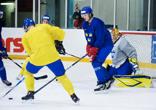 Jonathan Ericsson försvarar