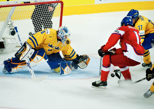 Jiri Novotny, Tjeckien och Jonas Gustavsson, målvakt,