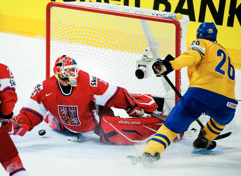 Marcus Nilson, Sverige, och Tomas Vokoun, målvakt, Tjeckien
