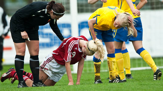 Annica Andric, domare, Line Falkenberg, Danmark, skada och