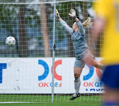 1-1, Danmarks kvittering går förbi Elin Hallin, målvakt,