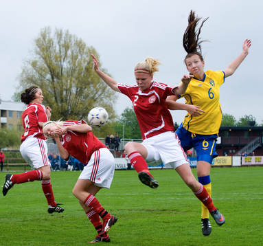 Frida Lindblom, Sverige, nickduell med Nikoline Frandsen,