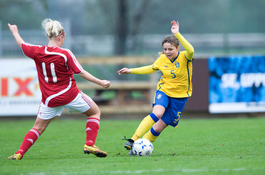 Alice Nilsson, Sverige mot Marie-Louise Knudsen, Danmark