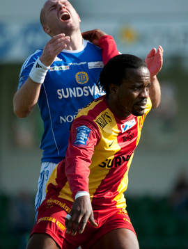 Peter Ijeh, Syrianska trycker till Jonas Wallerstedt,