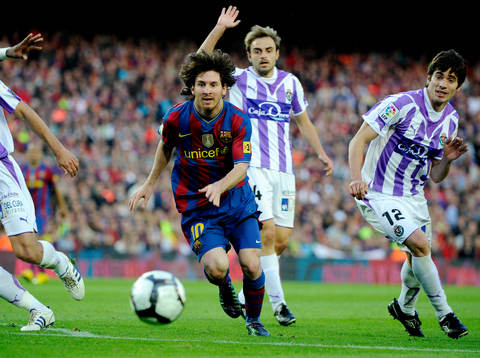 Lionel Messi, Barcelona tar sig igenom