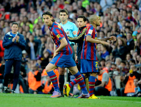 Dani Alves, Barcelona blir utbytt och Zlatan Ibrahimovic