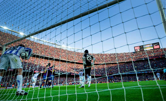 Barcelona spanska mästare. Lionel Messi har gjort mål och