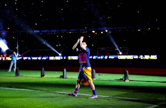 Barcelona spanska mästare. Alla spelare blev presenterade