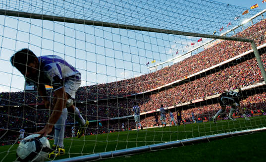 Barcelona spanska mästare. Pedro har gjort 2-0 och