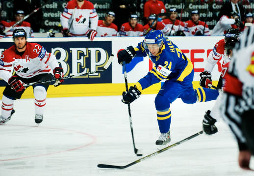 Johan Harju, Sverige, skjuter in 1-0