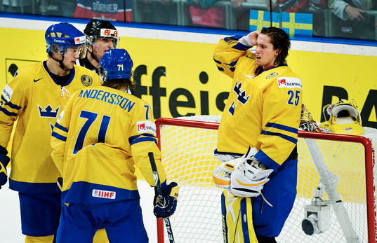 Victor Hedman och Jacob Markström, målvakt, Sverige