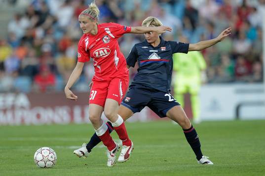 Anja Mittag, Potsdam och Amelie Rybeck, Lyon