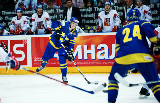 Oliver Ekman Larsson, Sverige