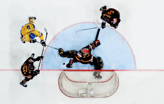 Christian Bäckman, Sverige och Dennis Endras, målvakt,