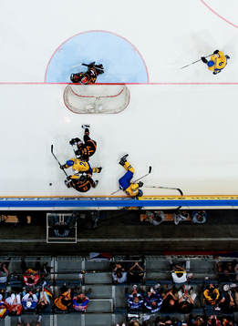 Medan Magnus Pääjärvi Svensson och Marcus Nilson, Sverige