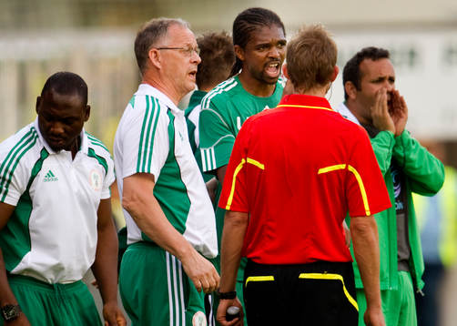 Lars Lagerbäck, förbundskapten Nigeria och Kanu Nwankwo,