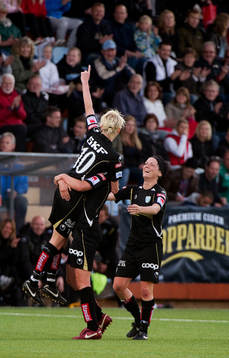 Bläddra bland fler bilder av Fotboll, Damallsvenskan, Kopparbergs/Göteborg - Jitex