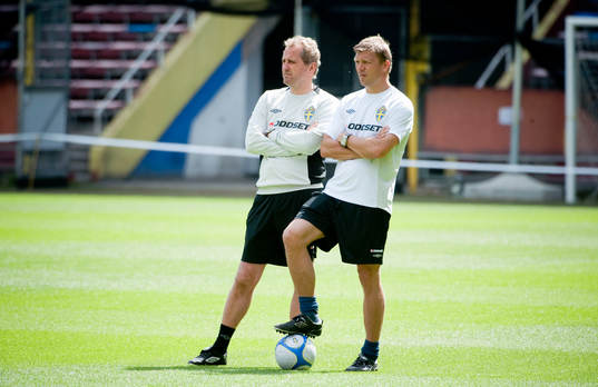 Träning på Råsunda. Erik hamrén, förbundskapten och