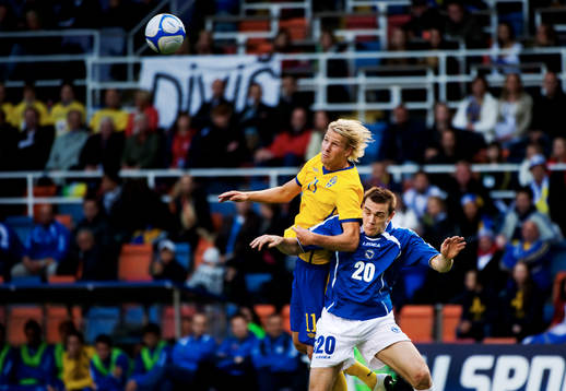 Ola Toivonen, Sverige, och Boris Panda, Bosnien, i luftduell