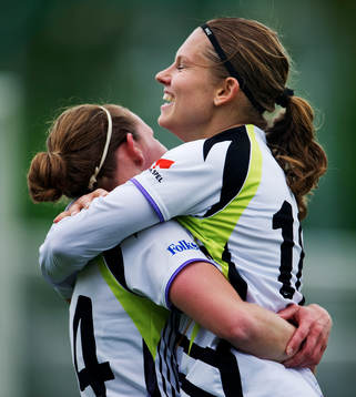 Manon Melis och Pavlina Scasna, Malmö, jubel