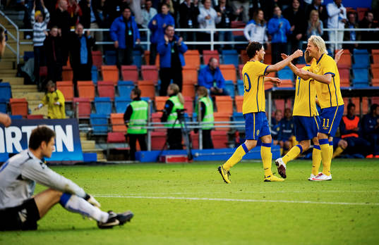 Marcus Berg och Ola Toivonen, Sverige, jubel