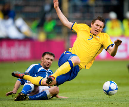 Kim Källström fälls