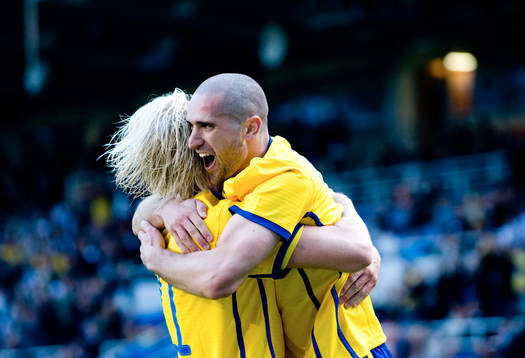 1-0 Ola Toivonen tackar Emir Bajrami för passningen.