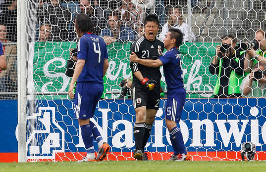 Eiji Kawashima, målvakt Japan. Glädje, jubel över att ha