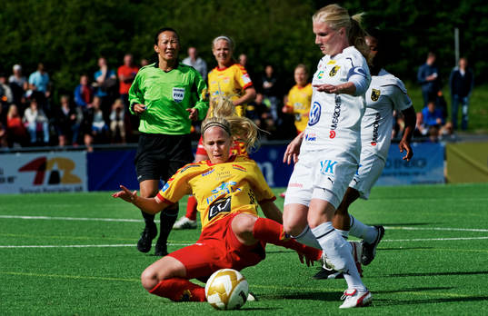 Line Roddik Hansen, Tyresö, slänger sig