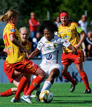 Rita Chikwelu, Umeå, dribblar
