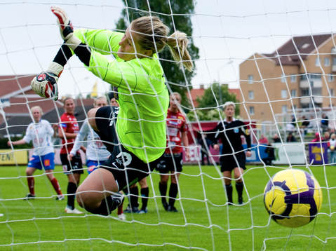 1-1, Marina Pettersson som överlistar Sandra Wahldén i