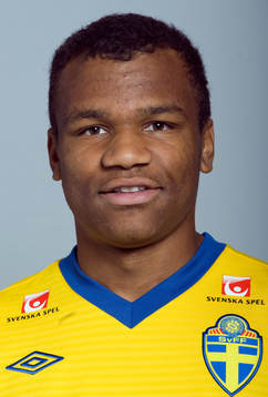 Serge-Junior Ngouali, porträtt