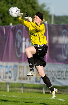 Maja Åström, målvakt, räddning
