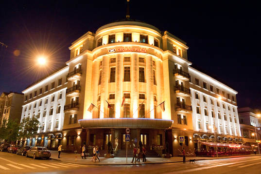 Spelarhotellet Crowne Plaza i Minsk. Exteriör