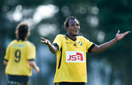 2-1 Guy Guy Lema i sin debut