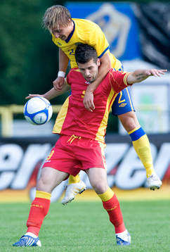 Pierre Bengtsson klättrar