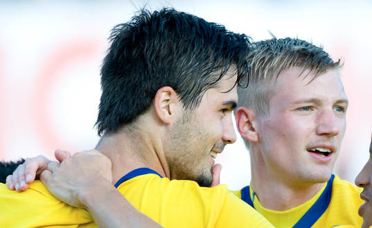 1-0 Denni Avdic, som grattas av Sebastian Eriksson