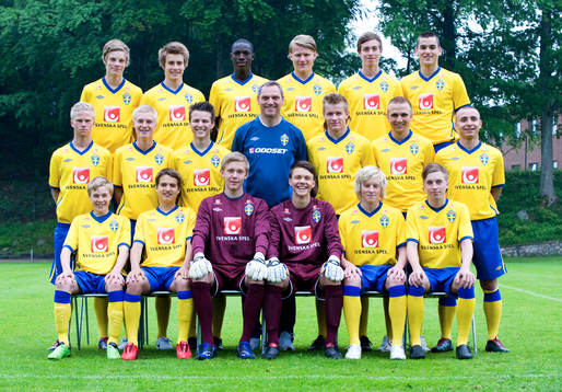 Främre raden fr.v.: Simon Tibbling, Amin Affane, Linus
