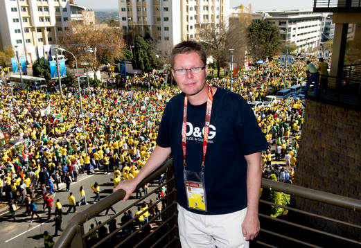 Ulf Niklasson, reporter, journalist, på plats i