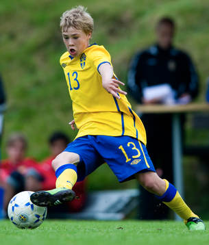 Bläddra bland fler bilder av Fotboll, P16 /94, Sverige - Slovakien