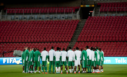 Lars Lagerbäck, Roland Andersson och hela Nigerias trupp