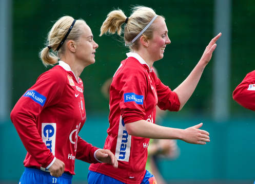 Edda Gardarsdottir och Marina Pettersson, Örebro