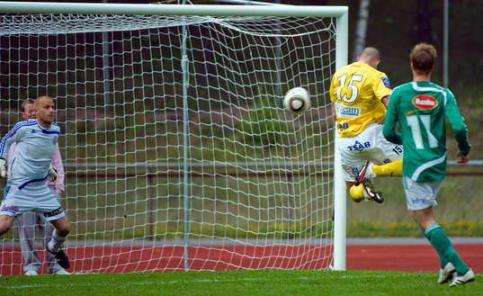 Pär Cederqvist, Jönköping nickar in 2-2 på Thomas