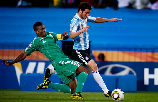 Joseph Yobo, nigeria, Gonzalo Higuain, Argentina