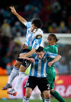 Nicolas Burdisso, Maxi Rodriguez, Argentina, Peter