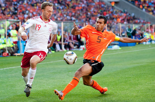 Dennis Rommedahl, Danmark, Giovanni van Bronckhorst, Holland