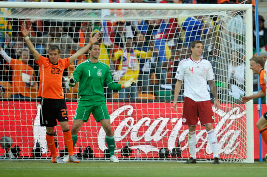 Jubel, Holland och Daniel Agger, Danmark depp